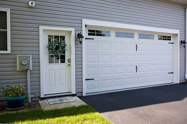 24/7 Emergency Garage Door Panel Replacement experts in Okmulgee County County, OK